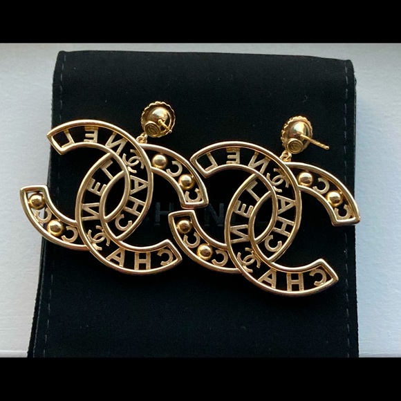 Chanel Pearl Drop Earrings - Picture 5 of 5